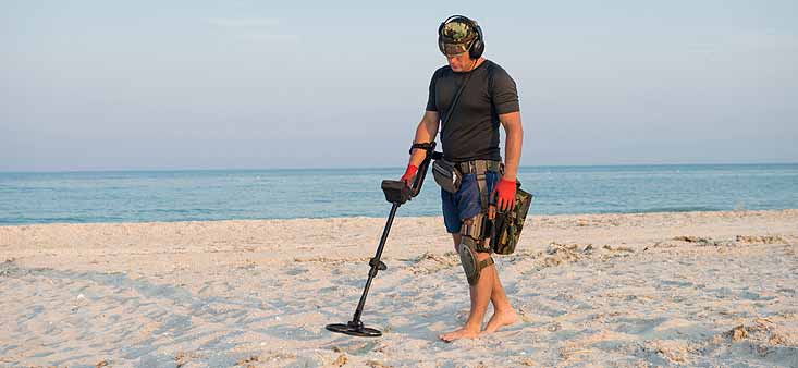 détecteur de métaux à la plage