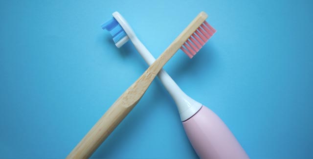 Brosse à dents électrique ou manuelle