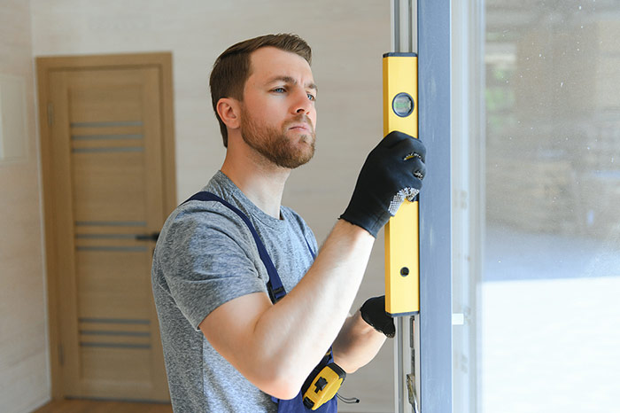 installation d’un survitrage dans la maison