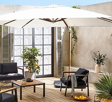 parasol déporté tourne avec le vent