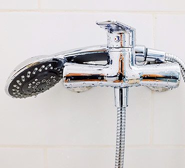 installer un mitigeur de baignoire